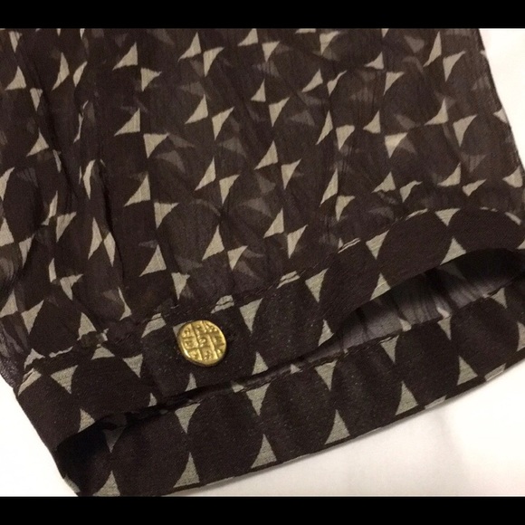 ✅ SOLD Silk Ellie Kai 3/4 Sleeve “V” Blouse Size 6 - Picture 7 of 9